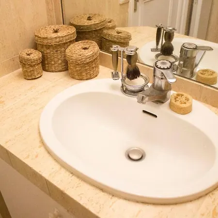 Super Studio With Mezzanine Near Montmartre Appartamento Parigi